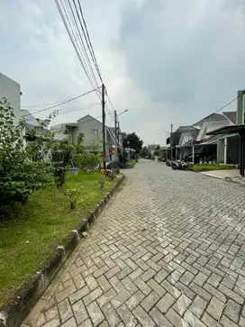 RUMAH HOOK TANAH LUAS DI PERMATA BINTARO SEKTOR 9 TRULEK NEO ORIANA