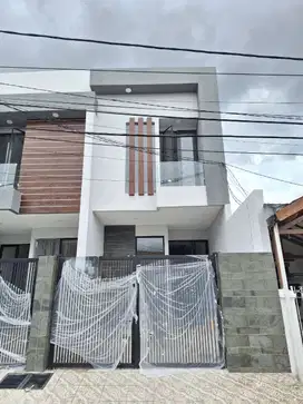 Baru gress ‼️Rumah sewa klampis semolo wisma mukti