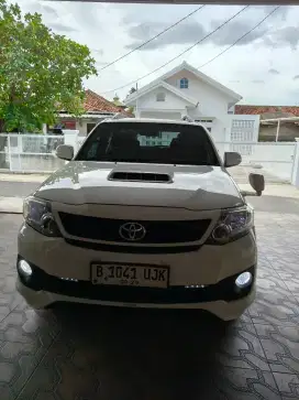 Toyota fortuner vnt trd turbo tahun 2014