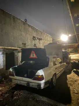 Mercedes-Benz E200 1986 Bensin