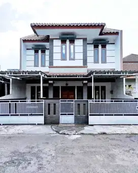 DIJUAL RUMAH SIAPHUNI 2LANTAI ISTANA KAWALUYAAN INDAH BANDUNG