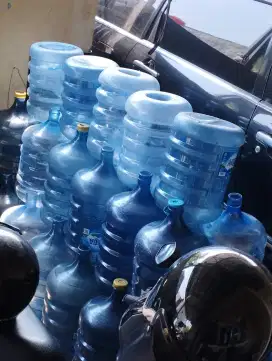 Galon aqua kosong