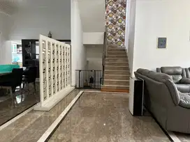 Dijual Rumah Cantik Siap Huni, Komplek Mediterania Boulevard