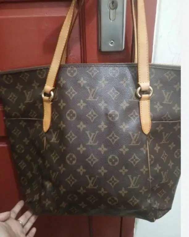 Tas Perempuan Louis Vuitton Bekas