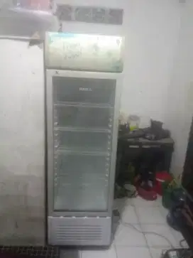 Di jual showcases haika 4 rak