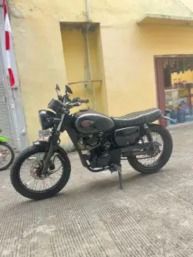 Kawasaki W175 SE thn 2022