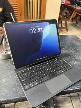 Ipad Air 6 M2 11’ inch + Magic Keyboard + stylus pen