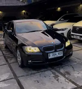 BMW E90 320i LCI Facelift Tahun 2012, SUPER LOW KILOMETER 19ribu!!!