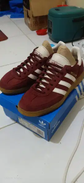 Adidas spezial maroon