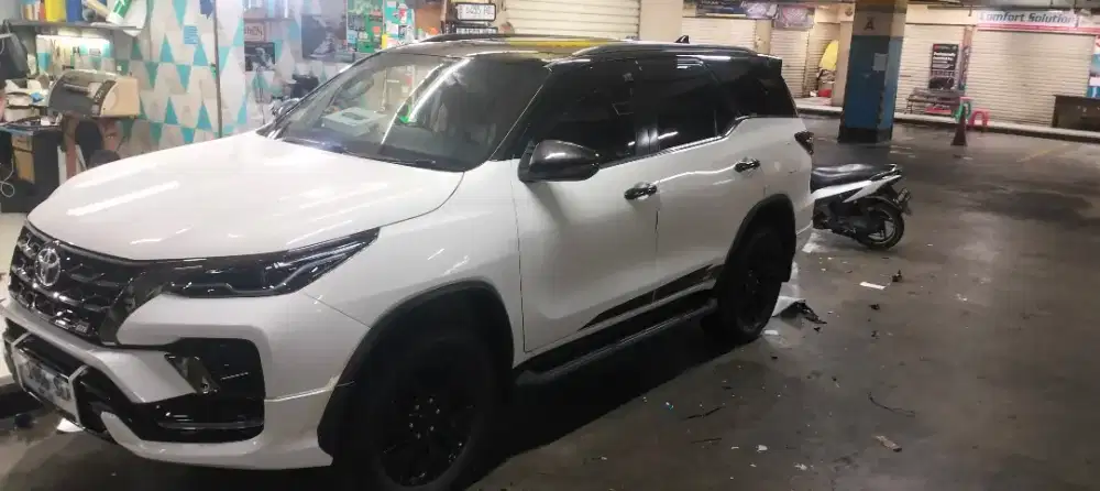 Delete chrome sticker mobil