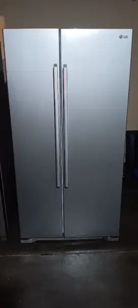 Kulkas LG side by side