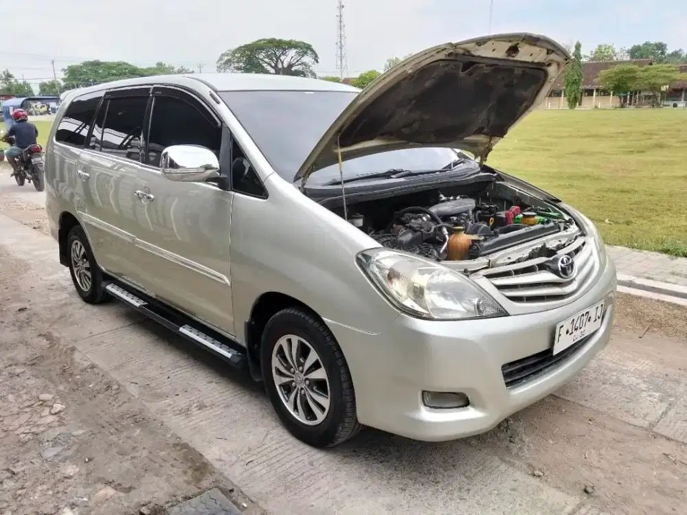 Toyota Inova Diesel G matic 2008