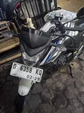 MotorCB150R Putih Biru