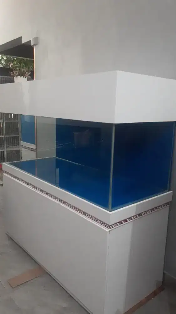 Aquarium dan kabinet