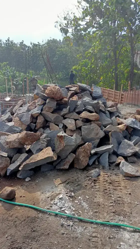 Batu Pondasi / Batu Kali / Batu Kewal / Batu Belah