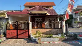 RUMAH DINPERUM PRAMBON ASRI HENDROSARI MENGANTI GRESIK