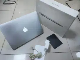 Dijual macbook air 2015 14-inch intel i5 ram 8GB SSD 128GB siap pakai
