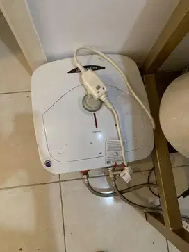 Ariston water heater tangki titanium 15 liter 350w