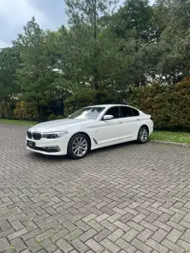 BMW 520i Luxury G30 2020