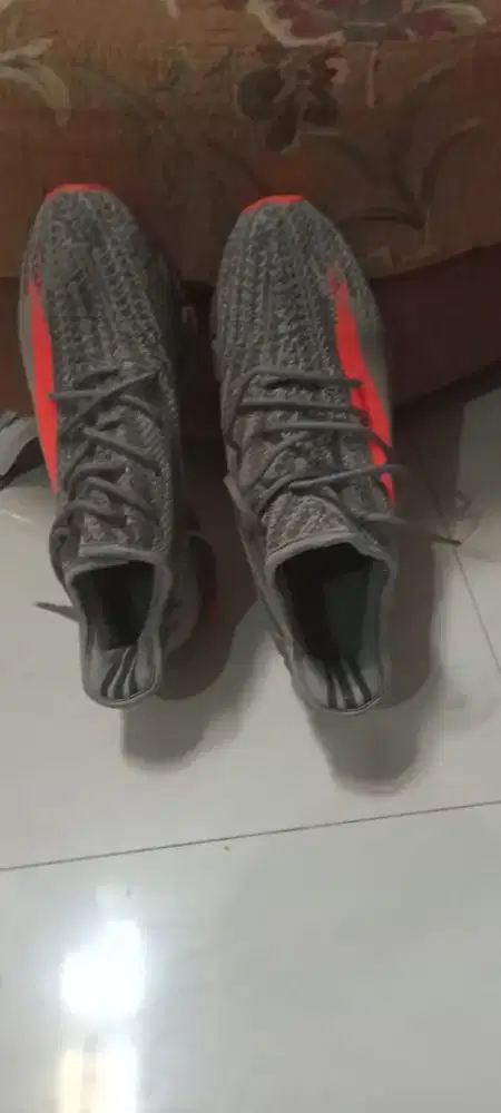 Adidas yeezy slevy-360