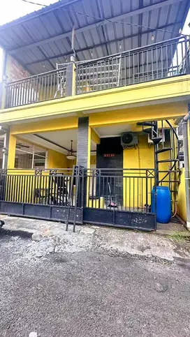 DiSEWAKAN RUMAH SIAP huni 2 lantai full Furnished