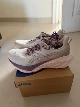Asics NOVABLAST 4 TR like new original