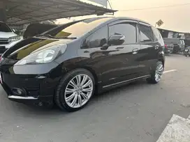 (Dp 5 jt) Honda Jazz RS matic 2013 kondisi istimewa dan terawat