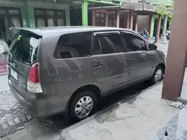 Toyota Kijang Innova 2009 Bensin
