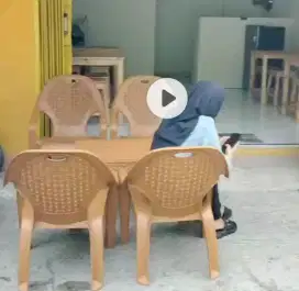 Satu set meja plastik