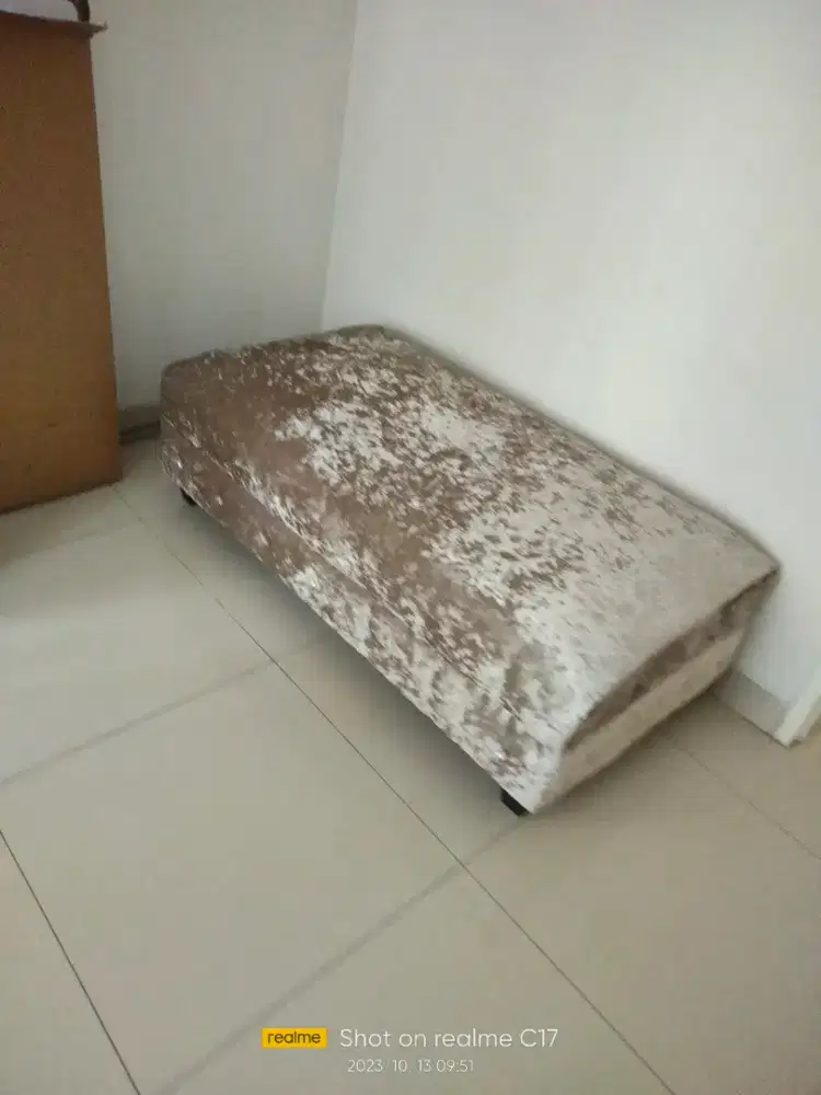 Panggilan servis kursi dan sofa