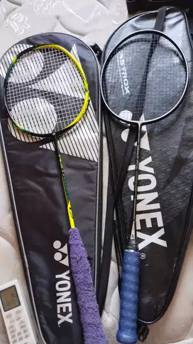 RAKET BULU TANGKIS MERK YONEX CARBONEX 21 SPESIAL DAN ASTROX 9.