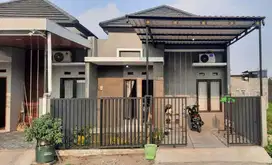 Rumah Cantik Strategis Dekat UMS Sudah Berpagar dan Free Canopy di Skh