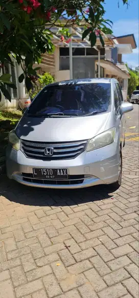 Dijual murah Honda Freed 2009