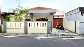 Rumah Bagus Luas Strategis di Tengah Kota Solo