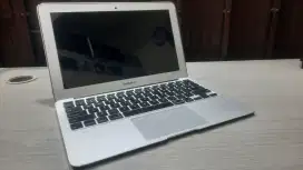 Macbook Air -M11-2013 Slim Core i5/Ram8gb/SSD 128gb(Minus ngak Napil)