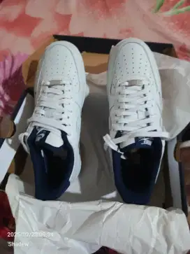 Sepatu nike second rasa baru