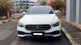 Mercedes benz mercy e200 avantgarde line 2023 putih