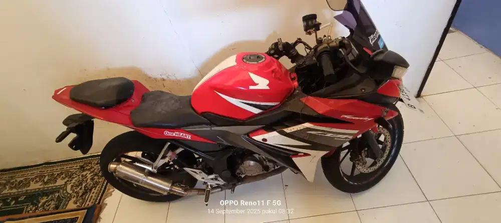 Dijual motor CBR 150R tahun 2017