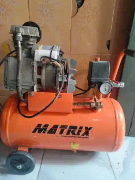 Kompresor 1 HP tangki 24 liter