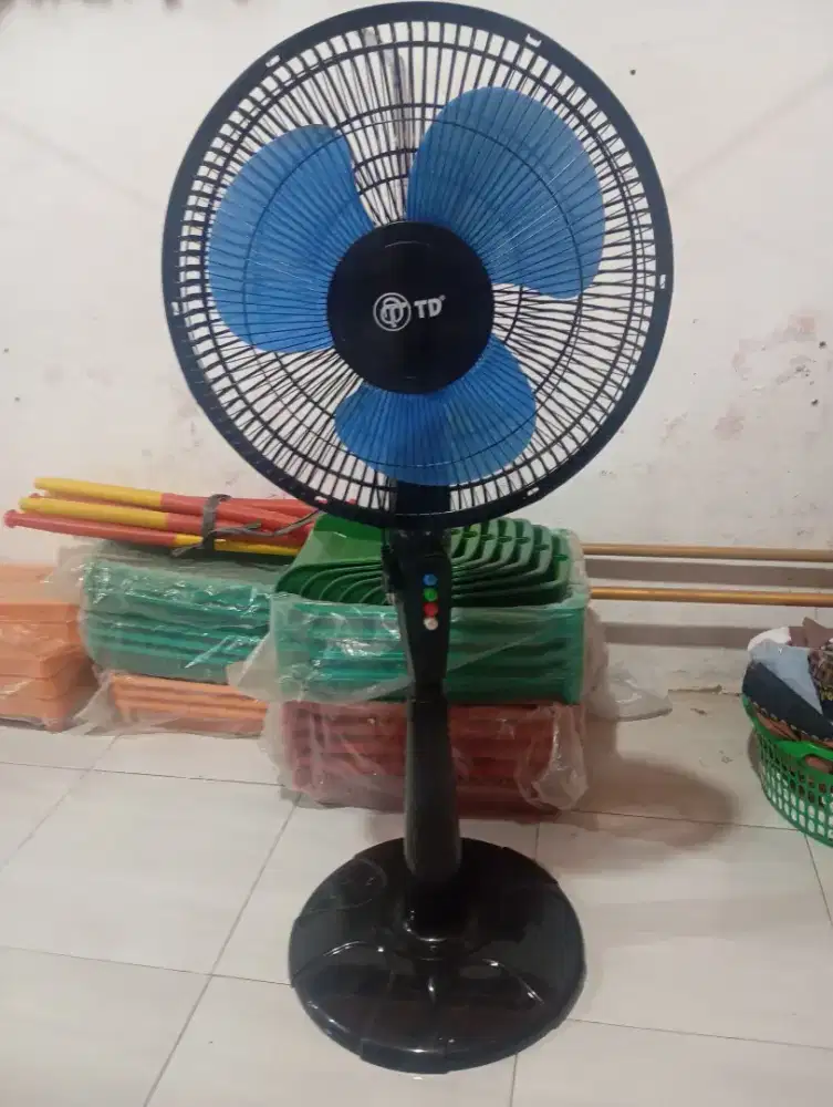 Kipas murah promo kondisi super bagus bisa kirim dan cod