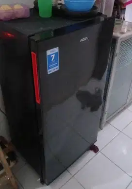 Di Jual kulkas merek AQUA 191