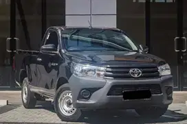 TOYOTA HILUX SC 2.4 MT 2022 KM LOW