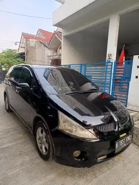 Mitsubishi Grandis 2005 Bensin