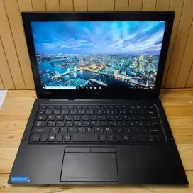 Thosiba Dynabook R82 Tablet 2 in 1 Slim