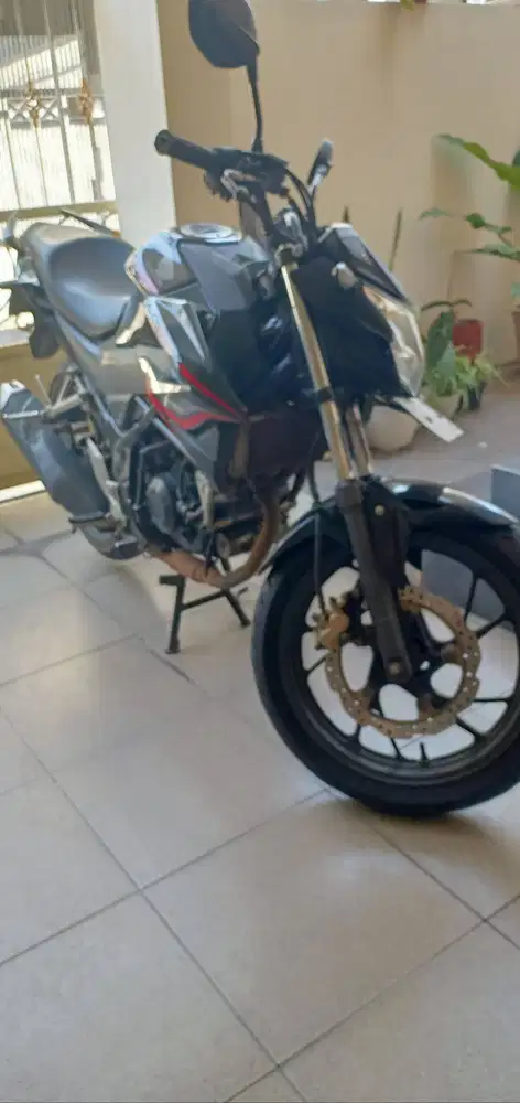 Dijual motor Hnda CB150R th 2018
