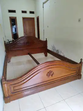 Dipan kasur jati