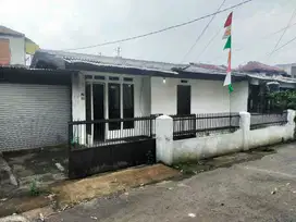 JUAL CEPAT RUMAH HITUNG TANAH KOMPLEK JAKAPURWA BANDUNG TIMUR