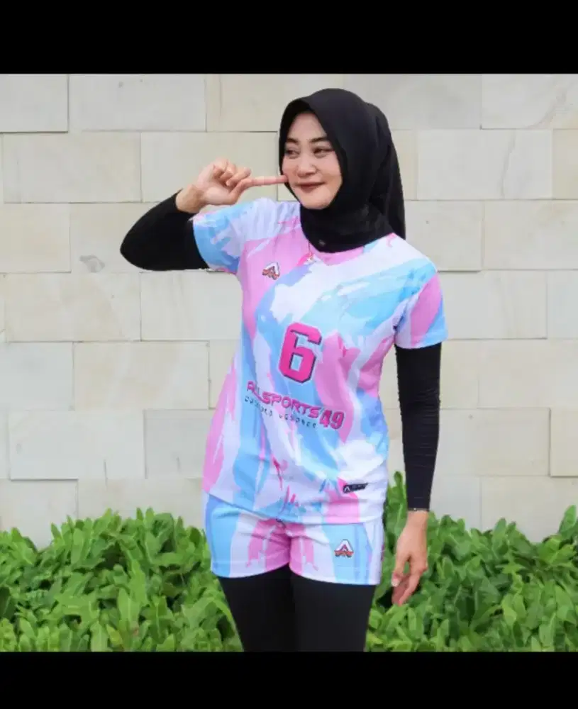 Jersey voli cewek atasan, celana, dan setelan