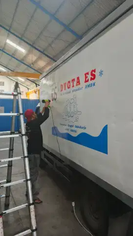 Sticker branding truk stiker bus mobil box & kaca film tolak panas
