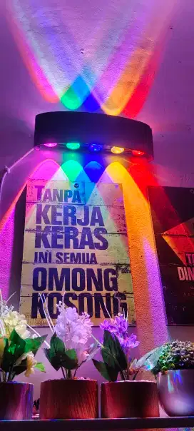 Lampu exotic dinding